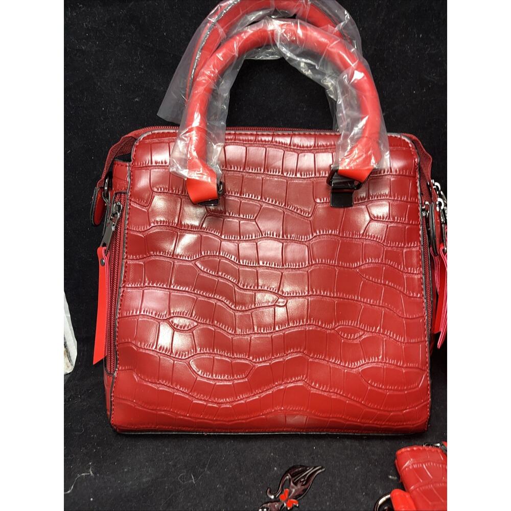 New Leza Red Satchel Bag 2 Smaller Purse Inside Zip Key Chain - Picture 2 of 9